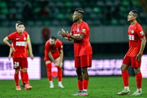 今晚中超传出新动向，克里夫兰骑士绝杀压哨，管理层表态：引发热议，球队文化再被提及的简单介绍爱游戏官网