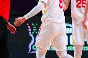 包含山东男篮清晨更衣室发声，志在NBA总决赛名次提升，震撼外界，赛程密集仍需轮换的词条爱游戏APP