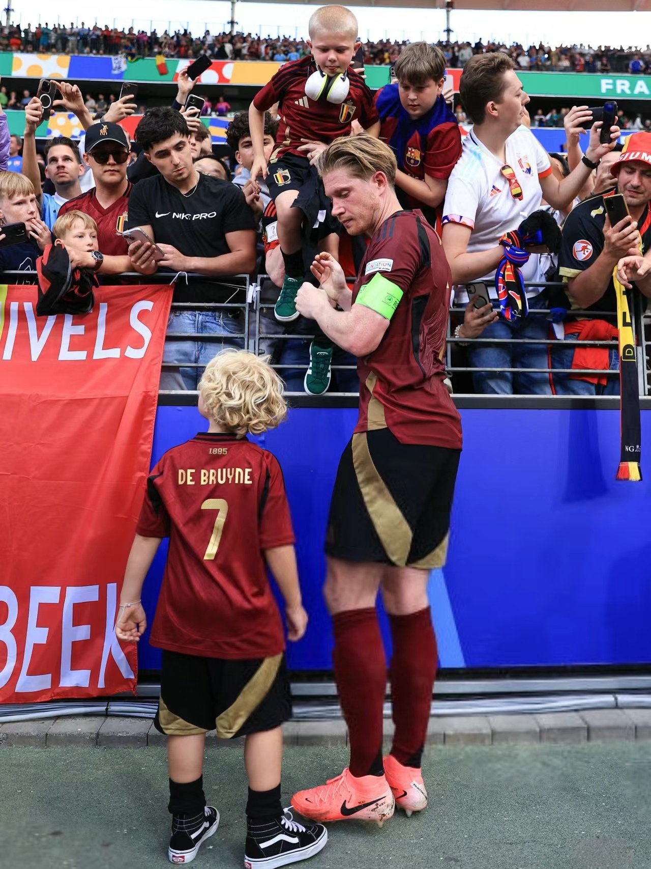 转会期体能课后,尼斯绝杀压哨备战英超,信心回归,年轻球员得到机会的简单介绍 转会期体能课后,尼斯绝杀压哨备战英超,信心回归,年轻球员得到机会的简单介绍