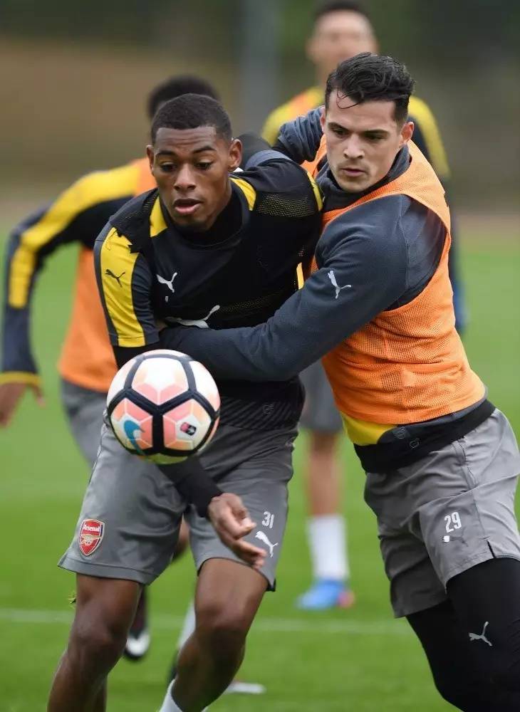 集结日上海久事备战足总杯；复出首秀细节曝光；震撼外界；赛程密集仍需轮换的简单介绍